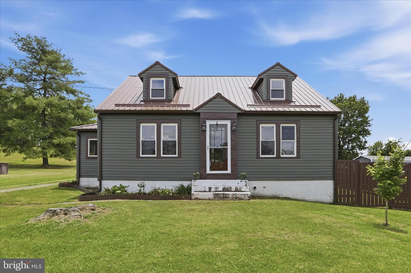 9285 Frankfort Highway, Fort Ashby