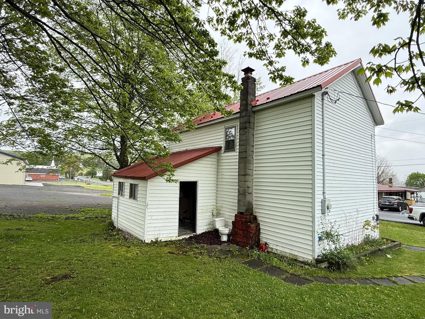 132 Oak Street photo 11