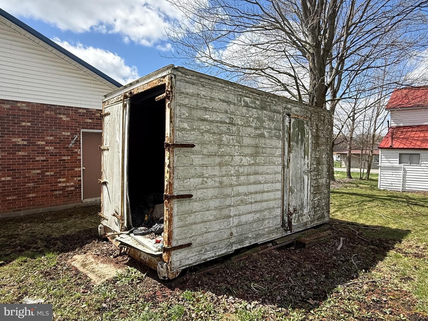 132 Oak Street photo 17