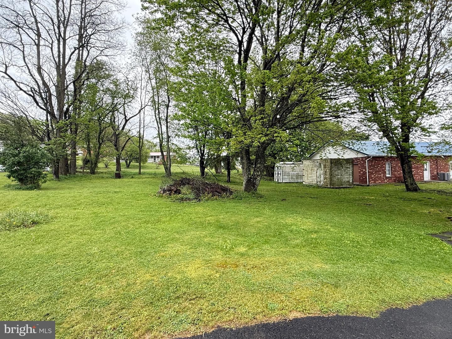 132 Oak Street photo 22