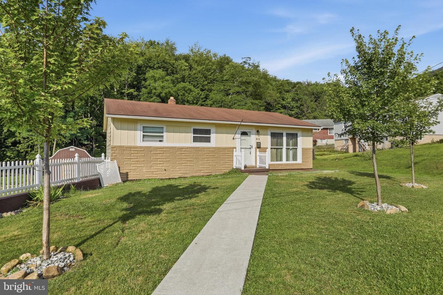95 Old Orchard Drive photo 3