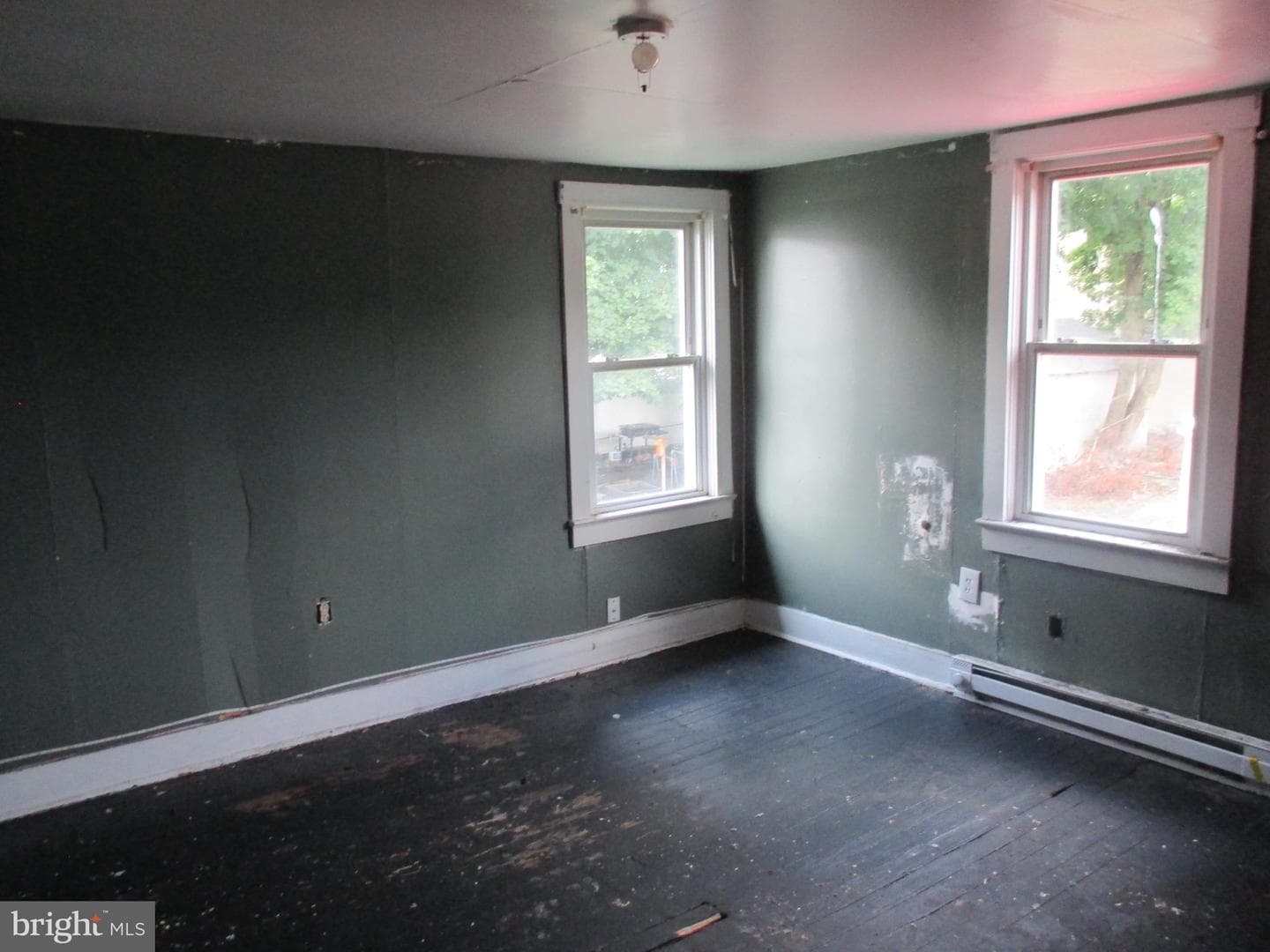 43 N F Street photo 9