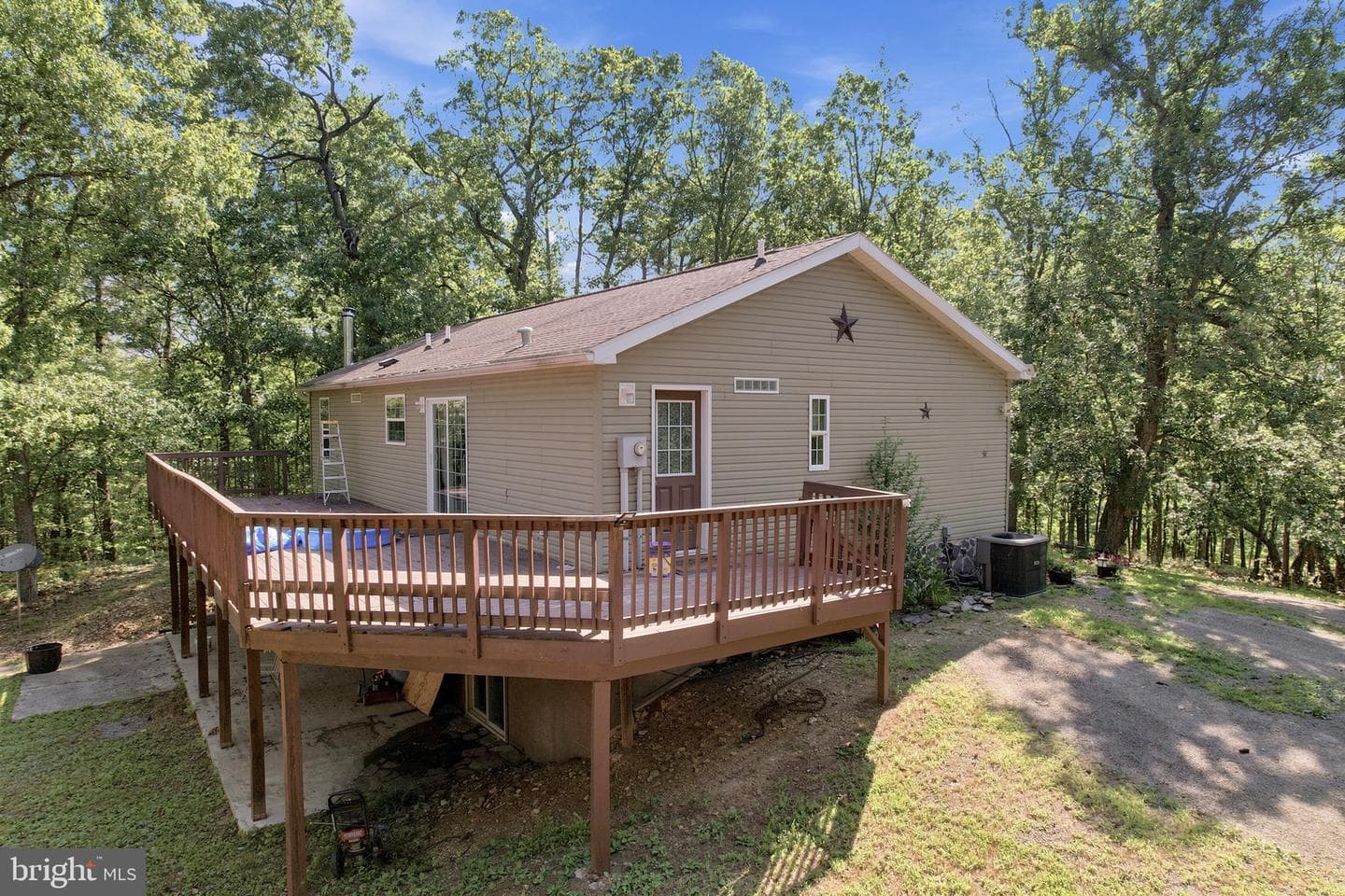 1261 W Longview Drive photo 4