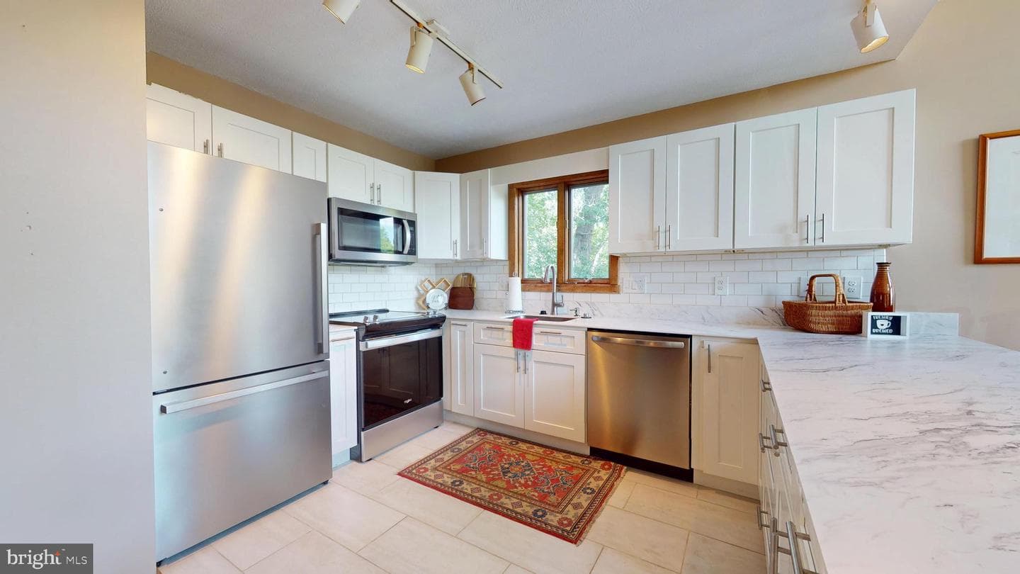 144 Mulberry Lane photo 11