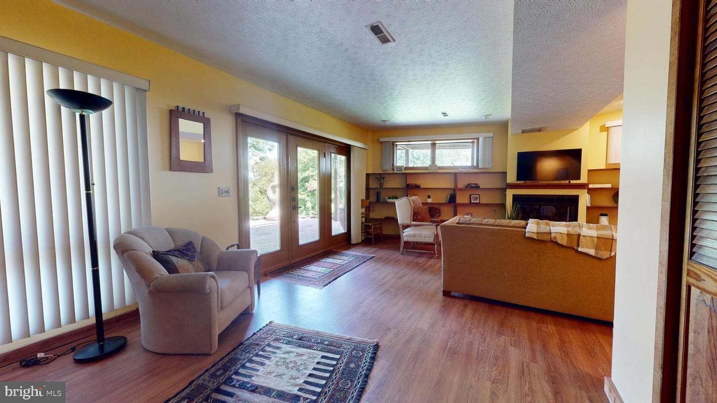 144 Mulberry Lane photo 30