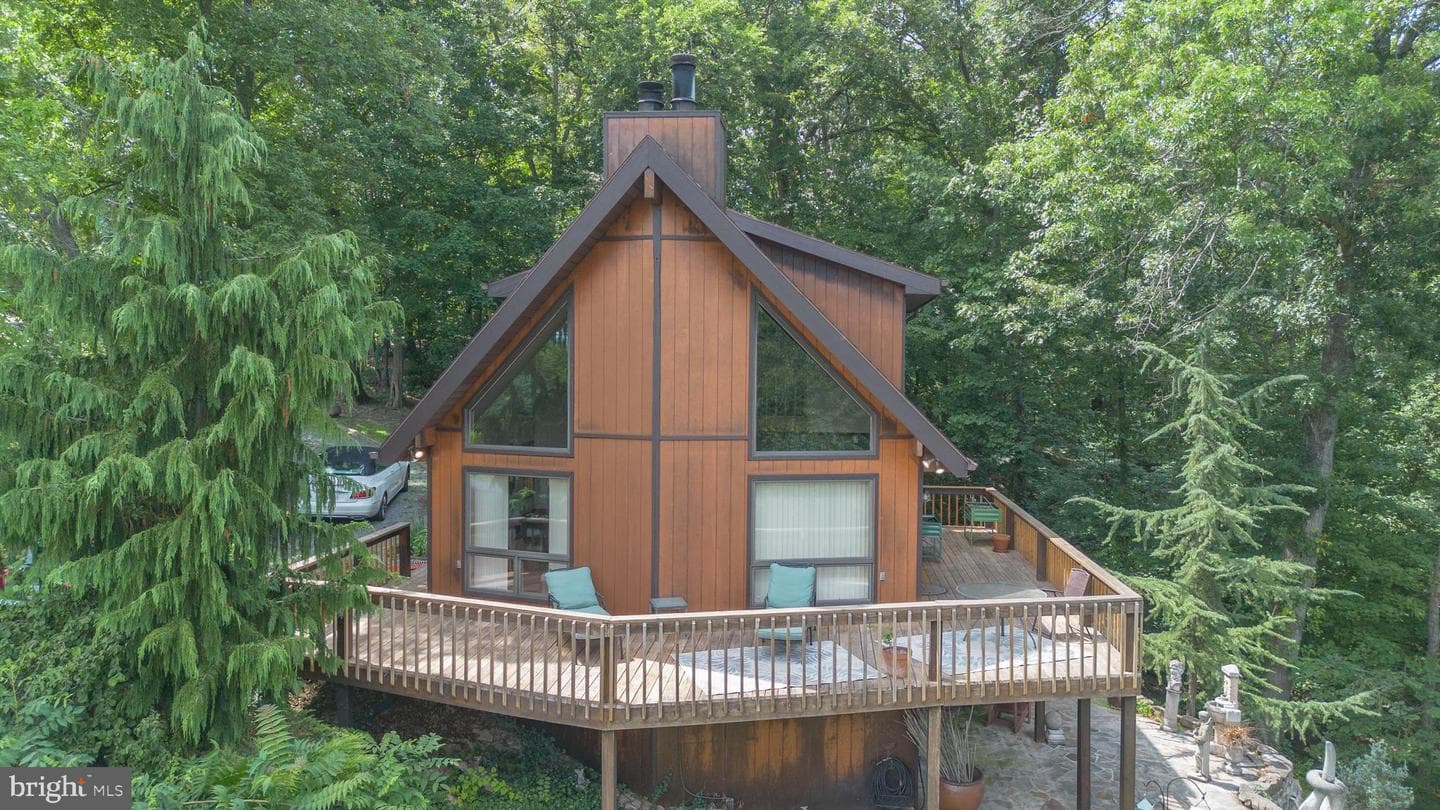 144 Mulberry Lane photo 6