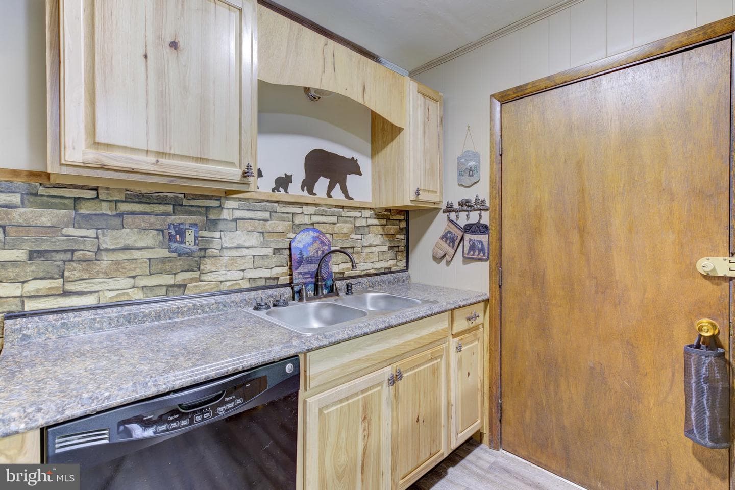 142 Redbud Lane photo 20