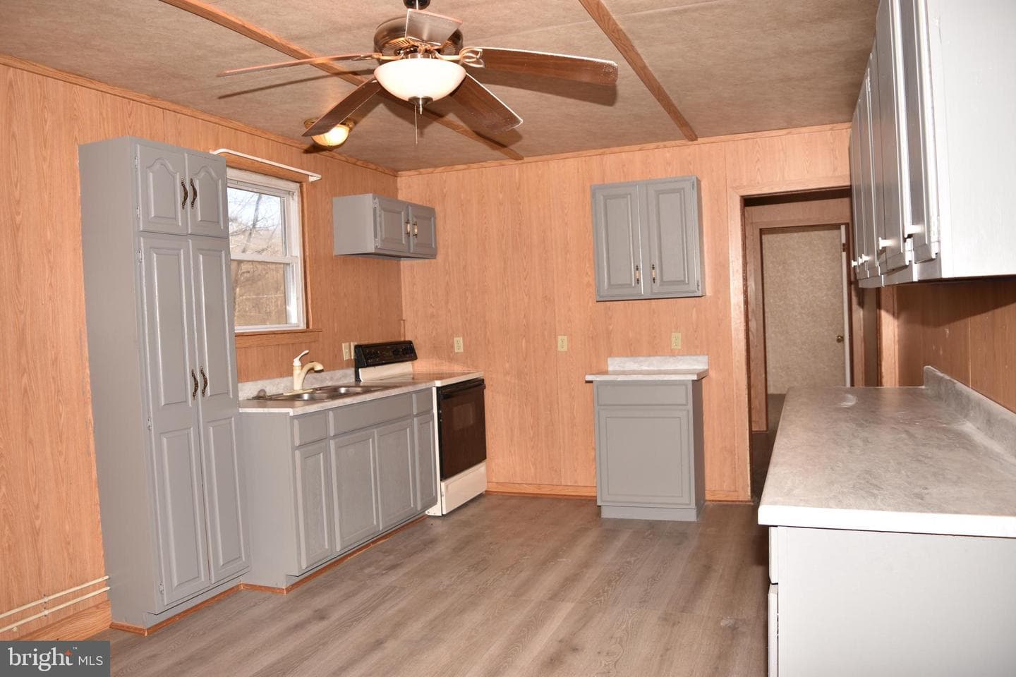 756 Oliver Lane photo 3
