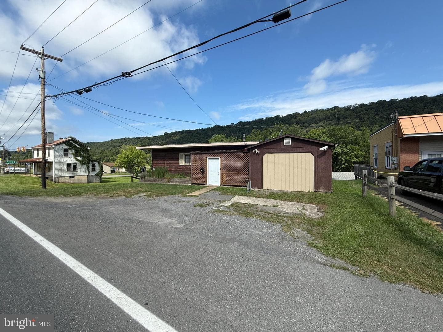 892 S Washington Street photo 3