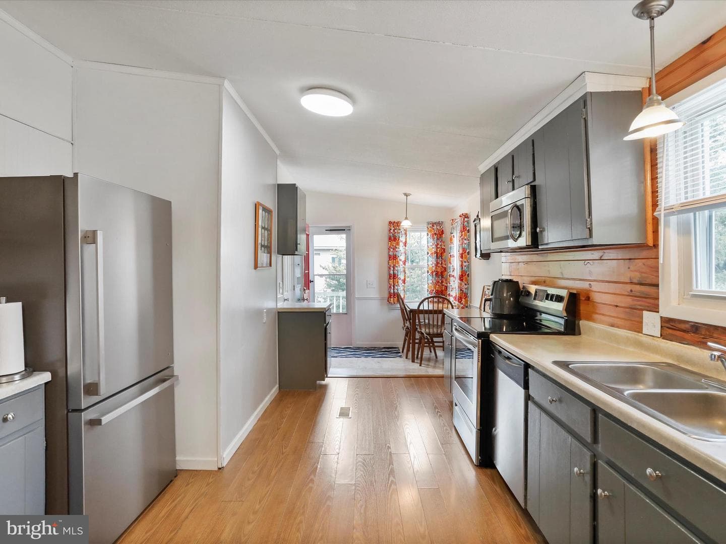 36 Concord Avenue photo 3