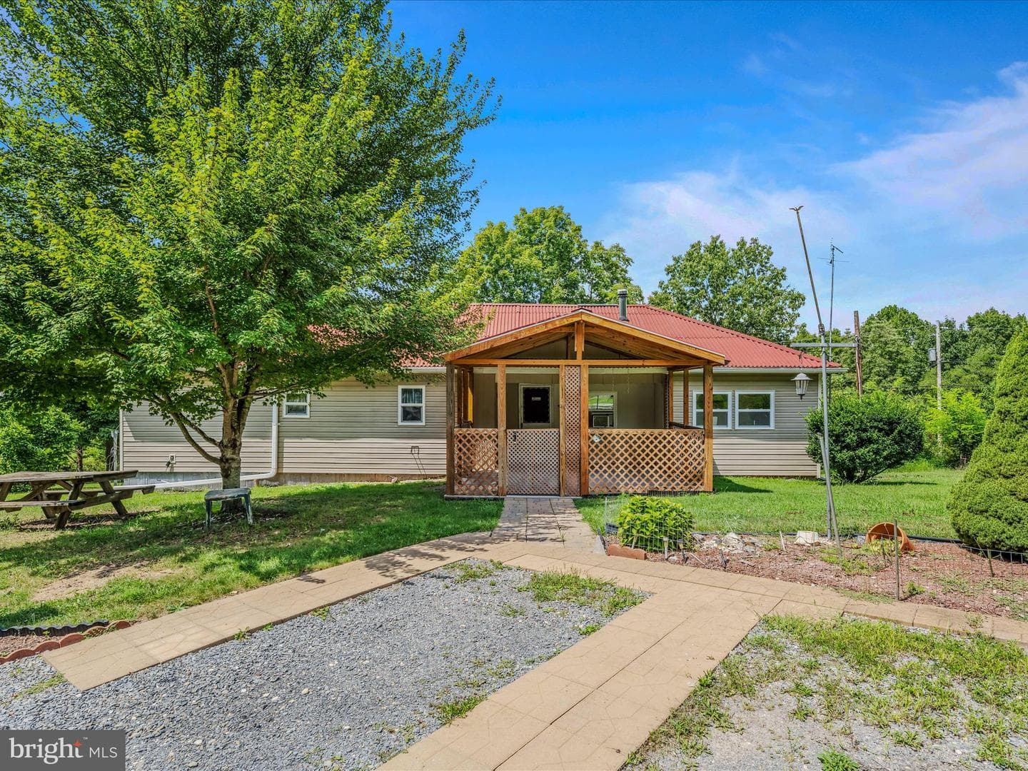 564 Shade Lane photo 2