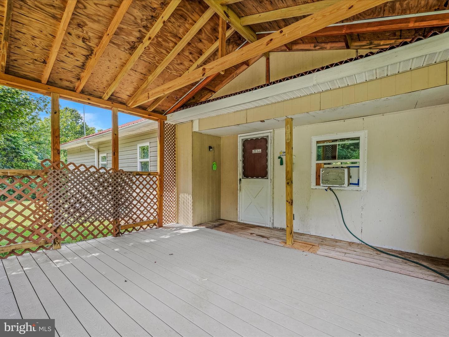 564 Shade Lane photo 4