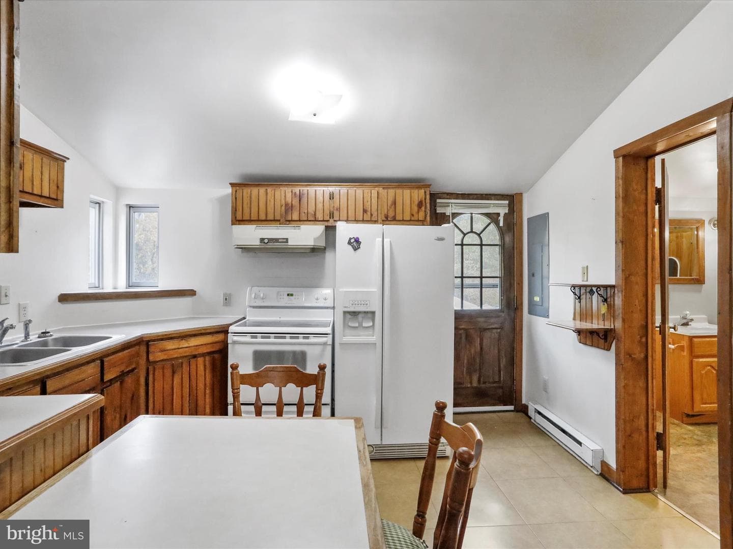 739 Harrison Avenue photo 11