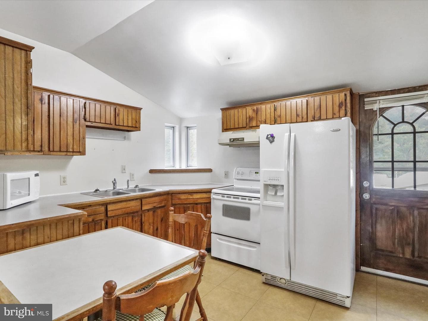 739 Harrison Avenue photo 9