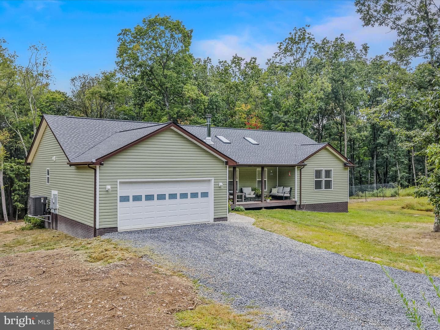 71 Emerald Lane photo 2