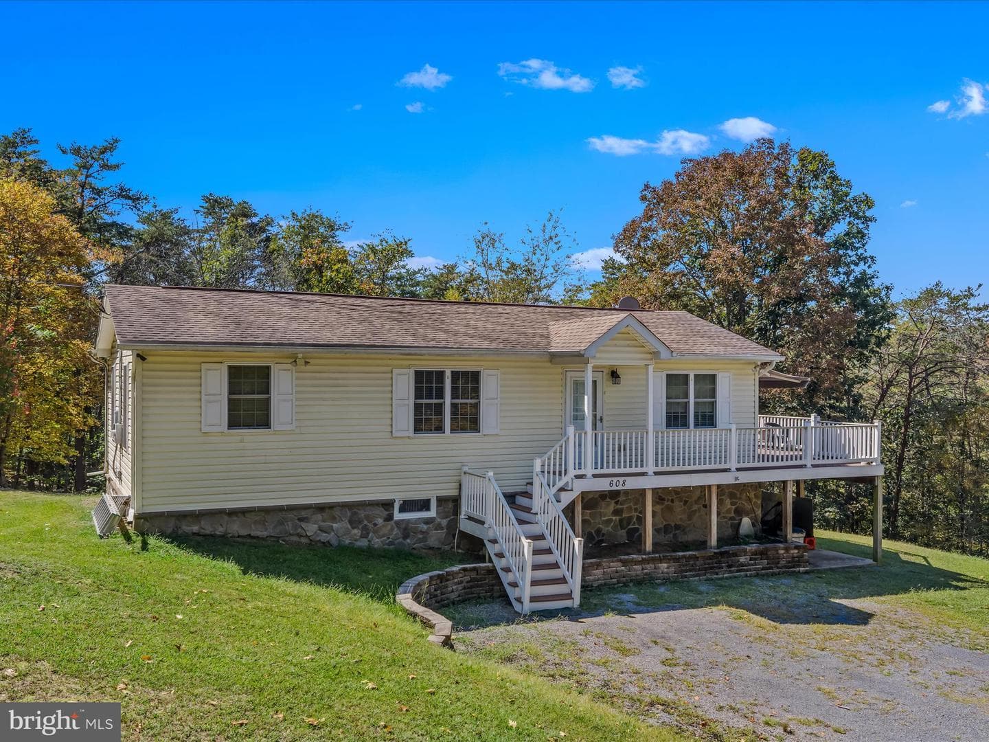 608 Dehaven Road photo 2