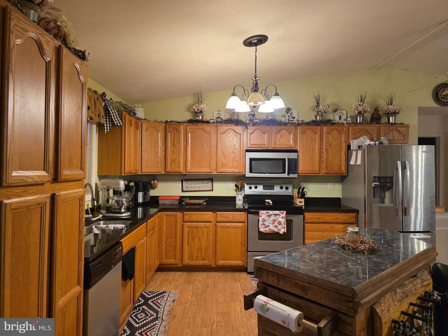 193 Idris Lane photo 19