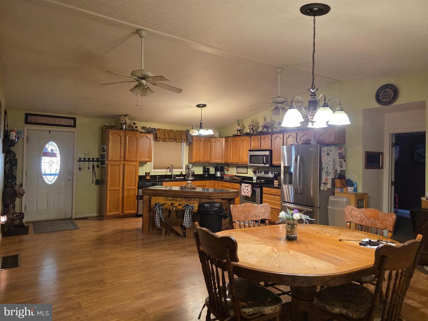 193 Idris Lane photo 24