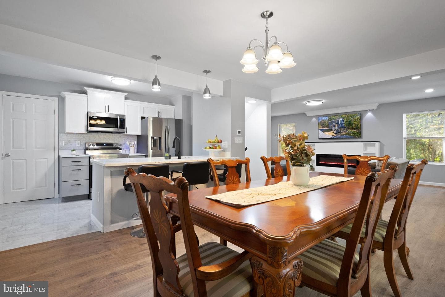 376 Bernice Drive photo 14