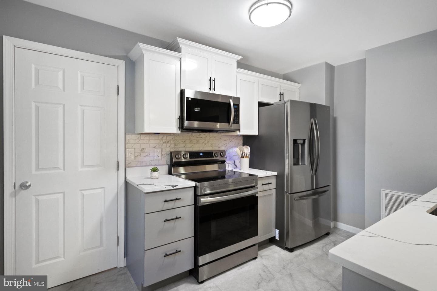 376 Bernice Drive photo 17