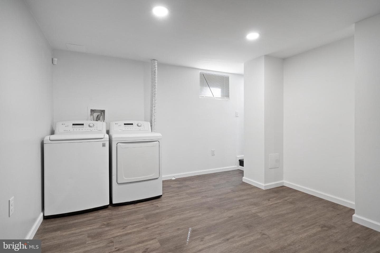376 Bernice Drive photo 32