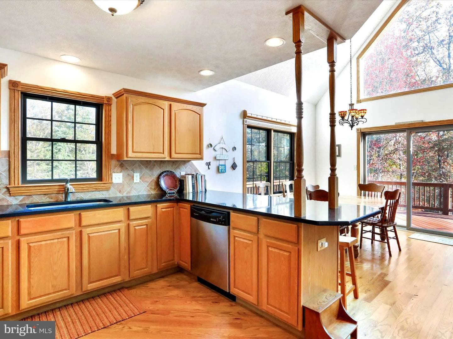 286 Colonial Drive photo 16