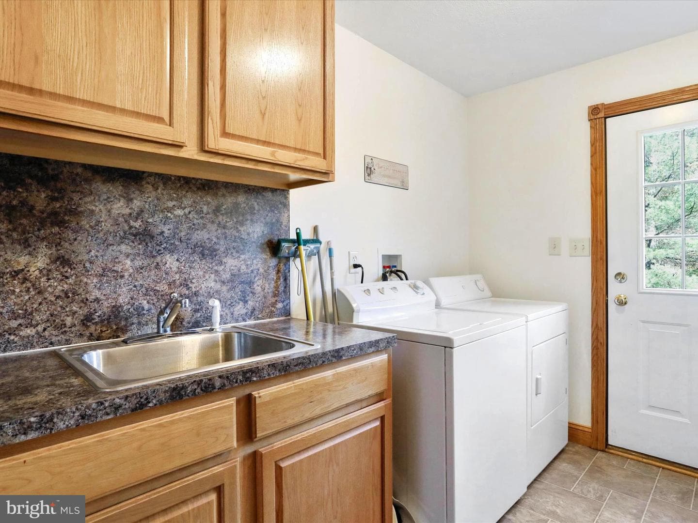 286 Colonial Drive photo 17