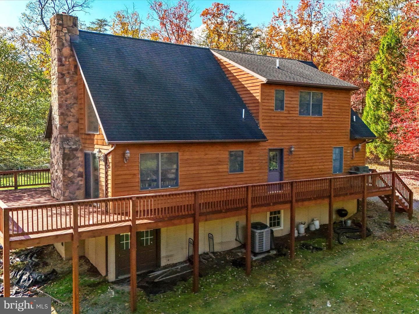 286 Colonial Drive photo 2