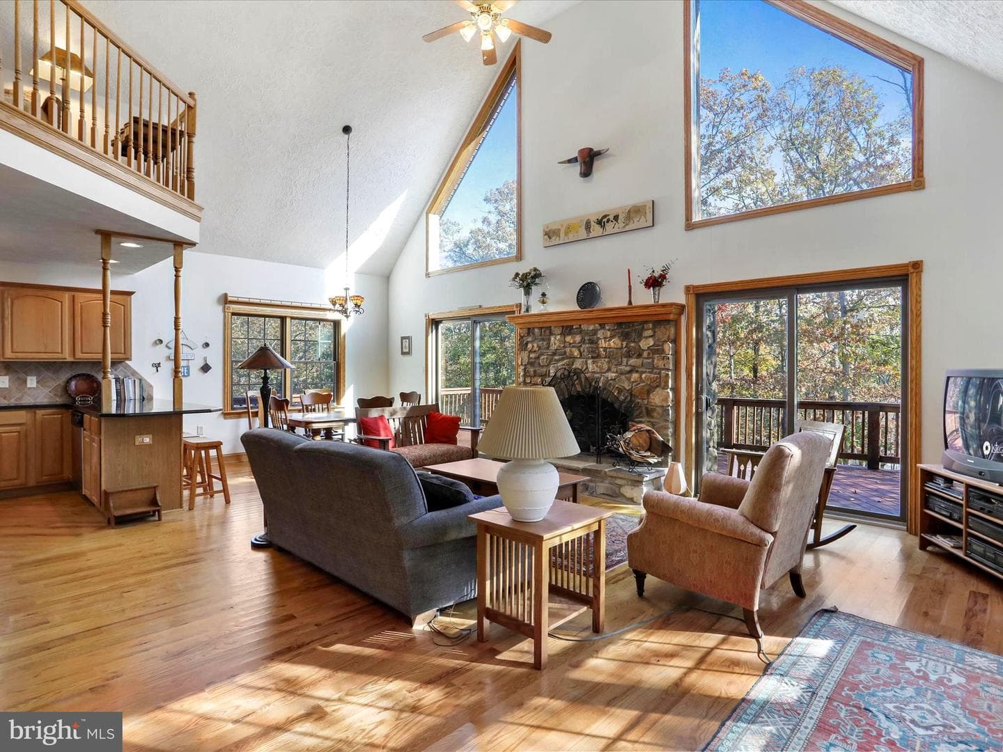 286 Colonial Drive photo 6