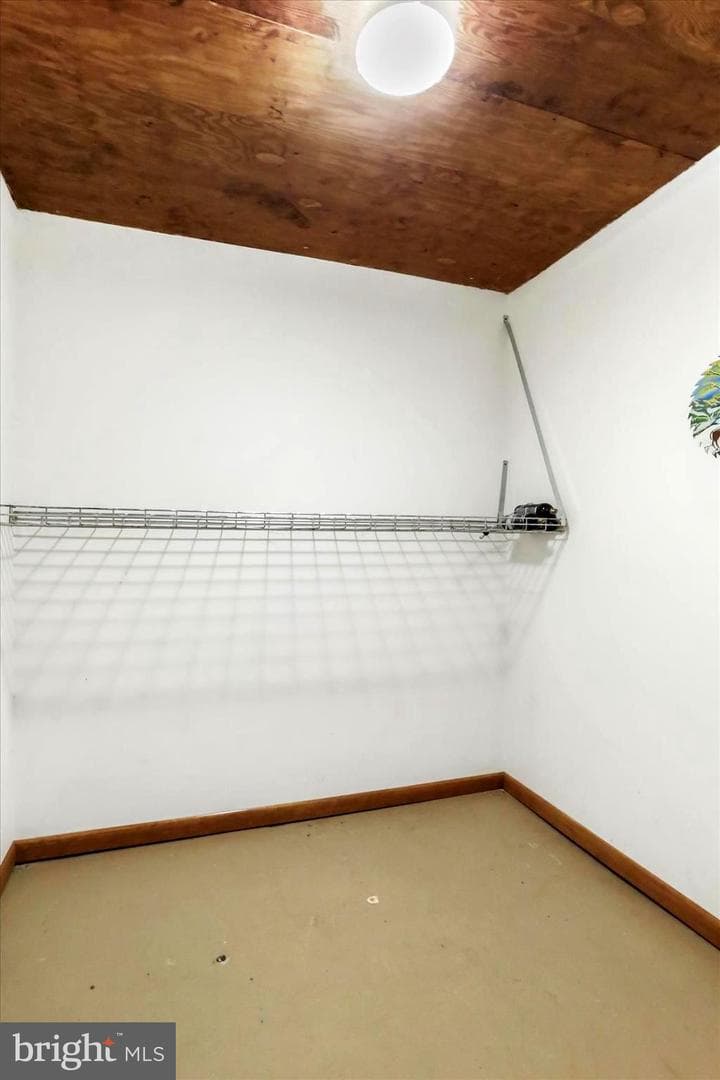 571 Martinsburg Road photo 34