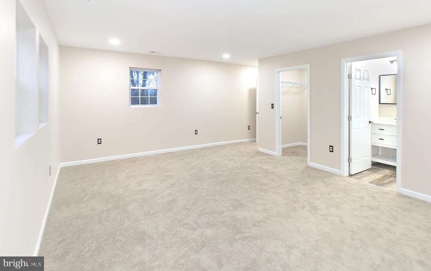 308 Greenwoods Drive photo 14