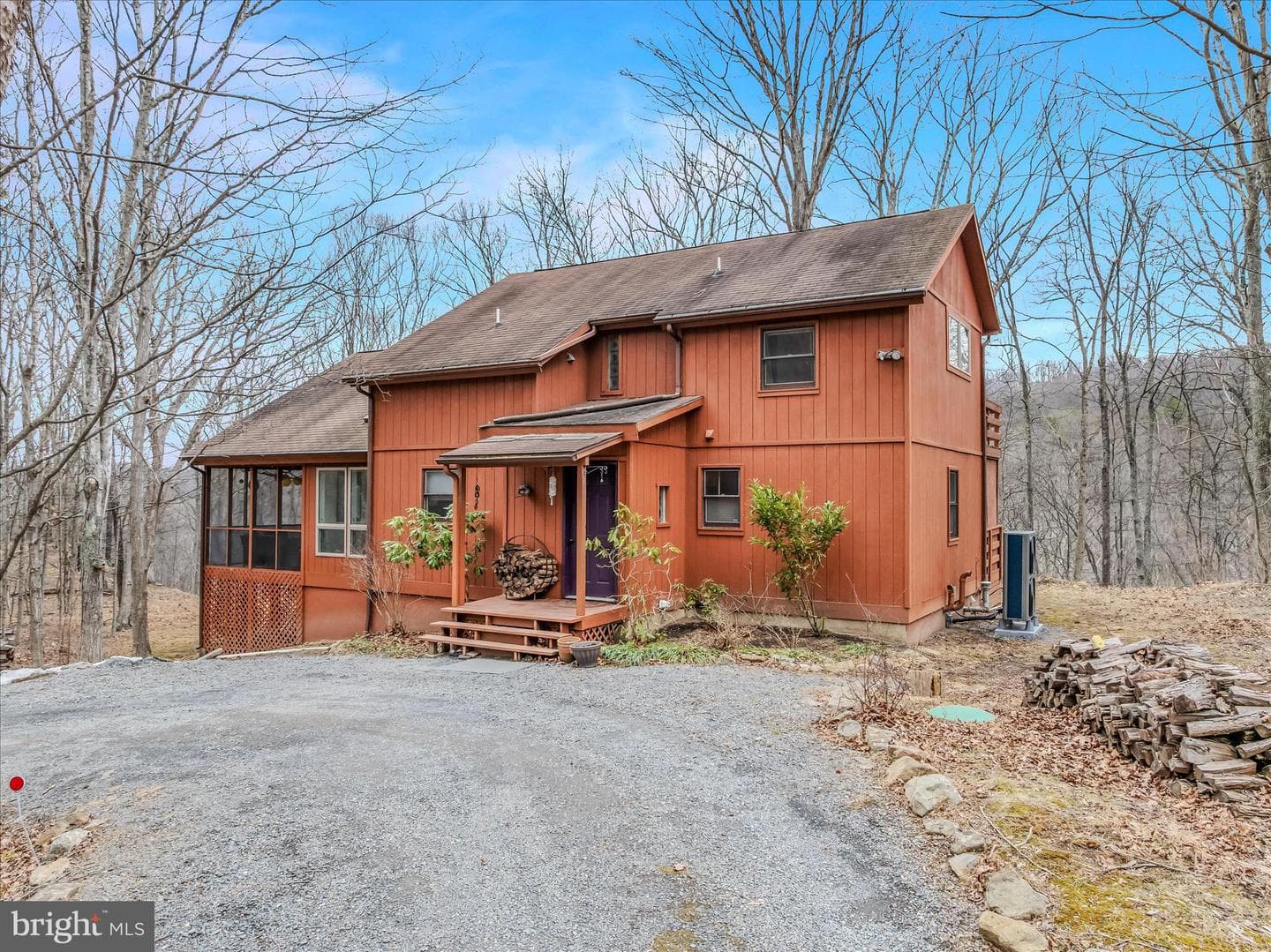 139 Cardinal Lane photo 6