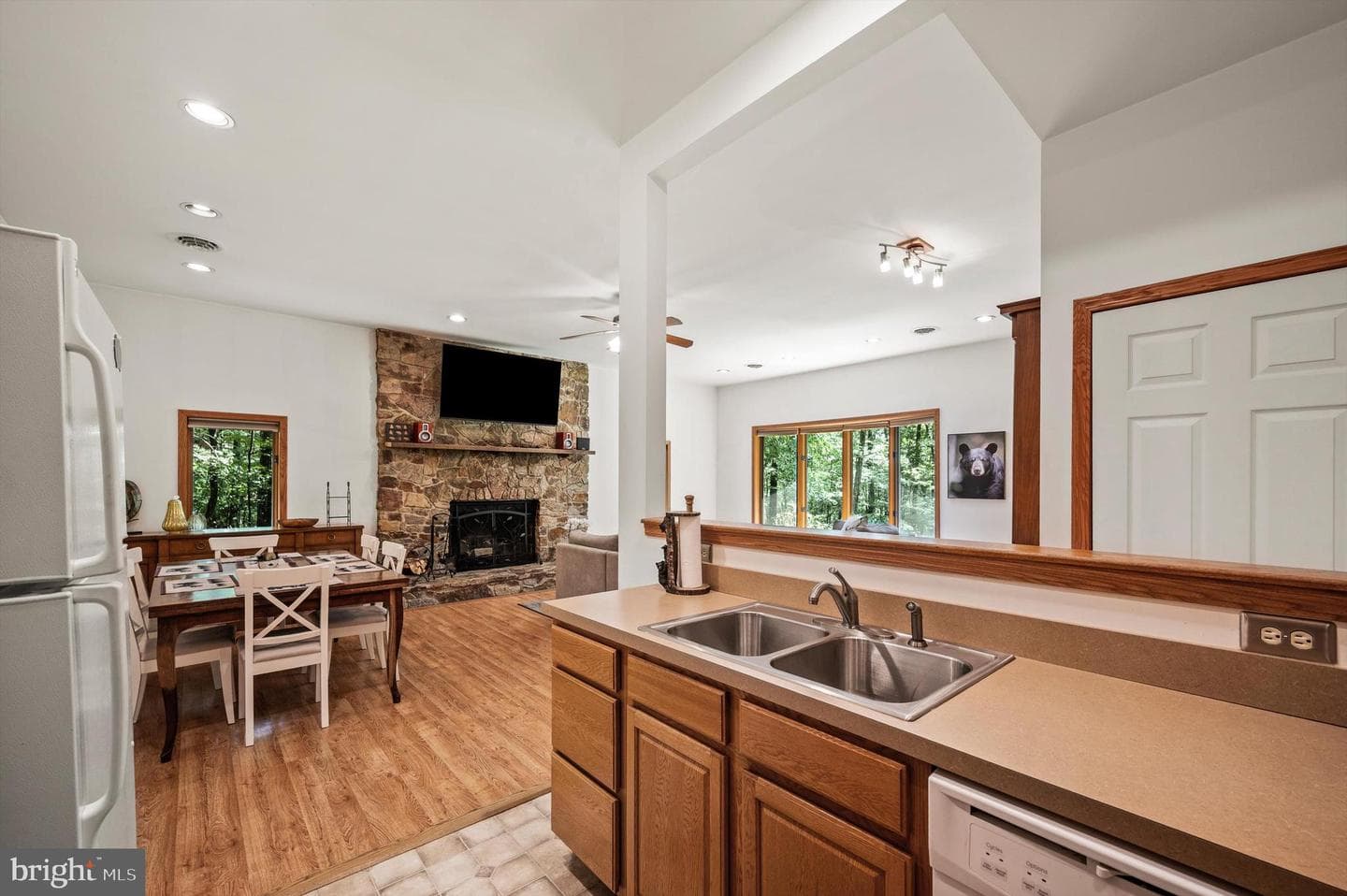 734 Log Cabin Lane photo 14