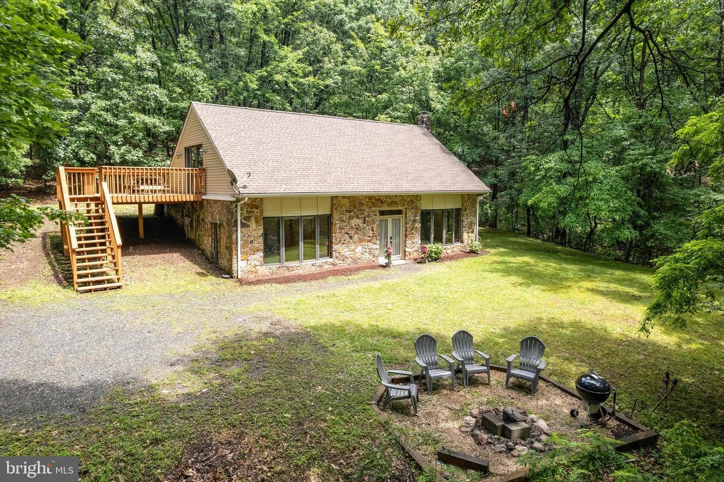 734 Log Cabin Lane photo 2
