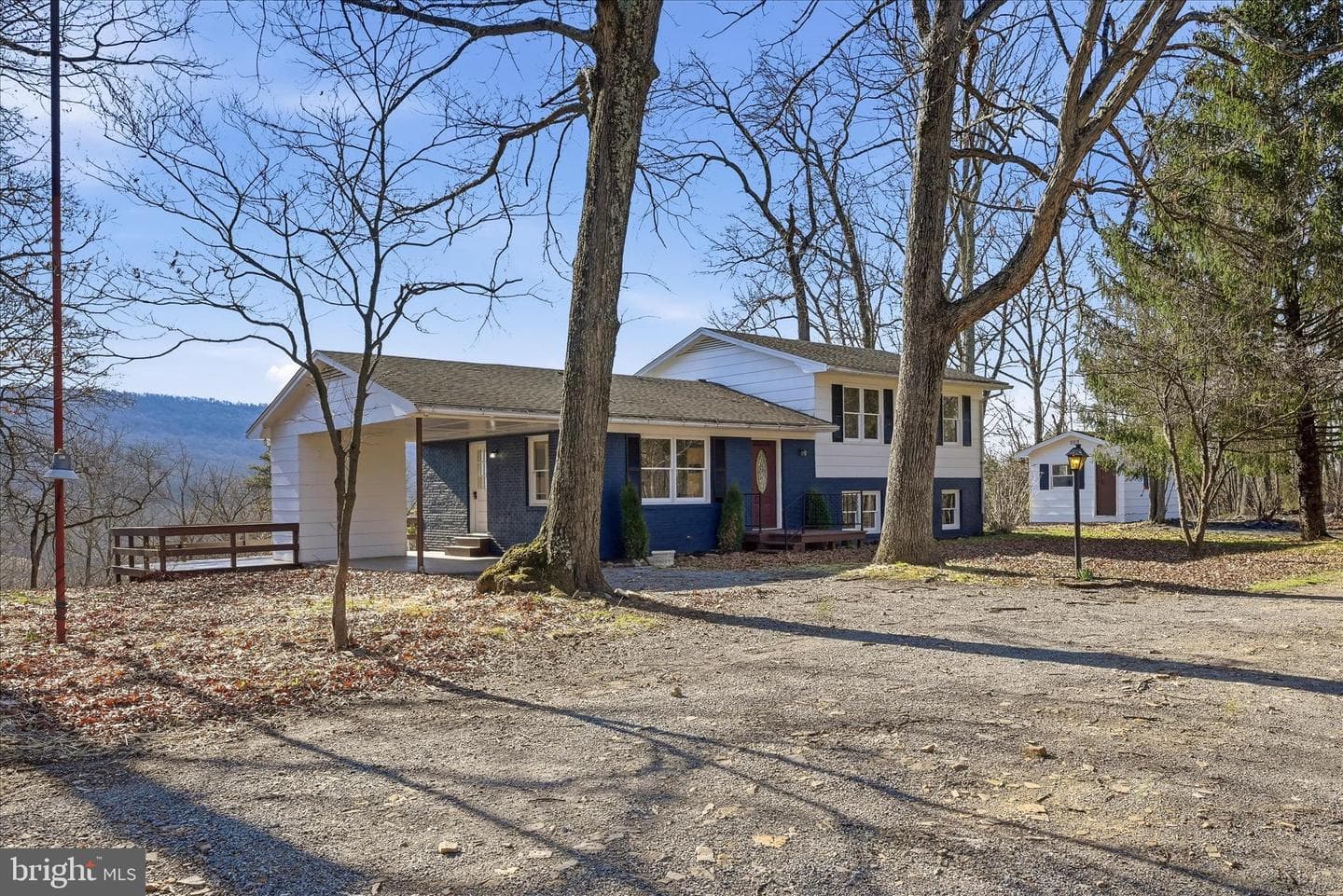 2280 Pine Grove Road, Berkeley Springs