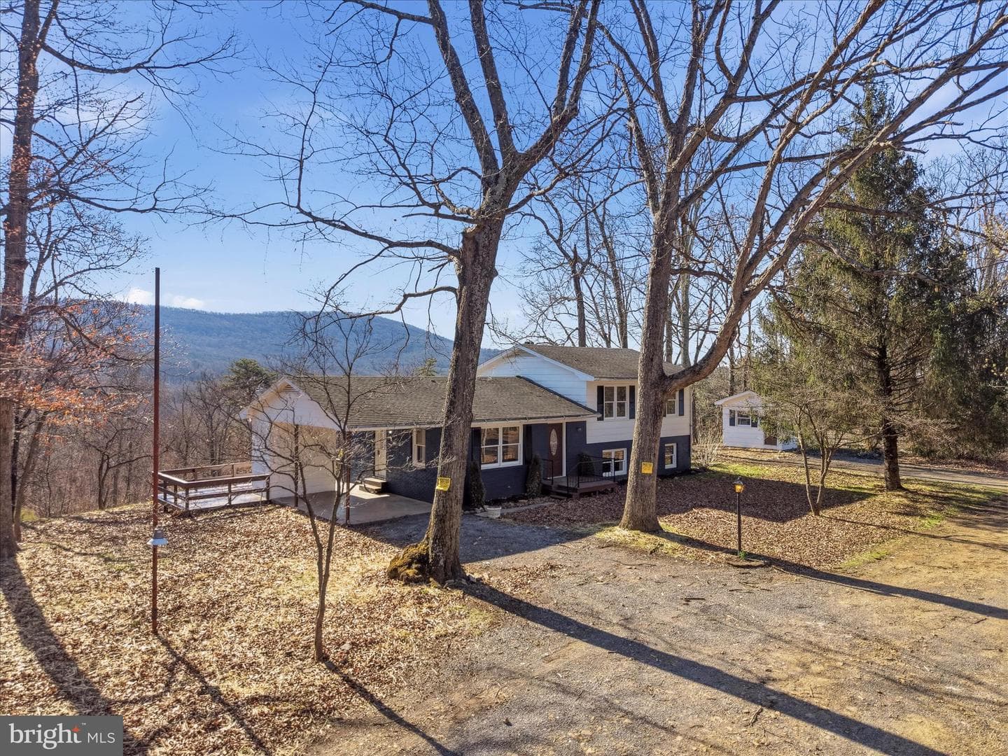 2280 Pine Grove Road, Berkeley Springs