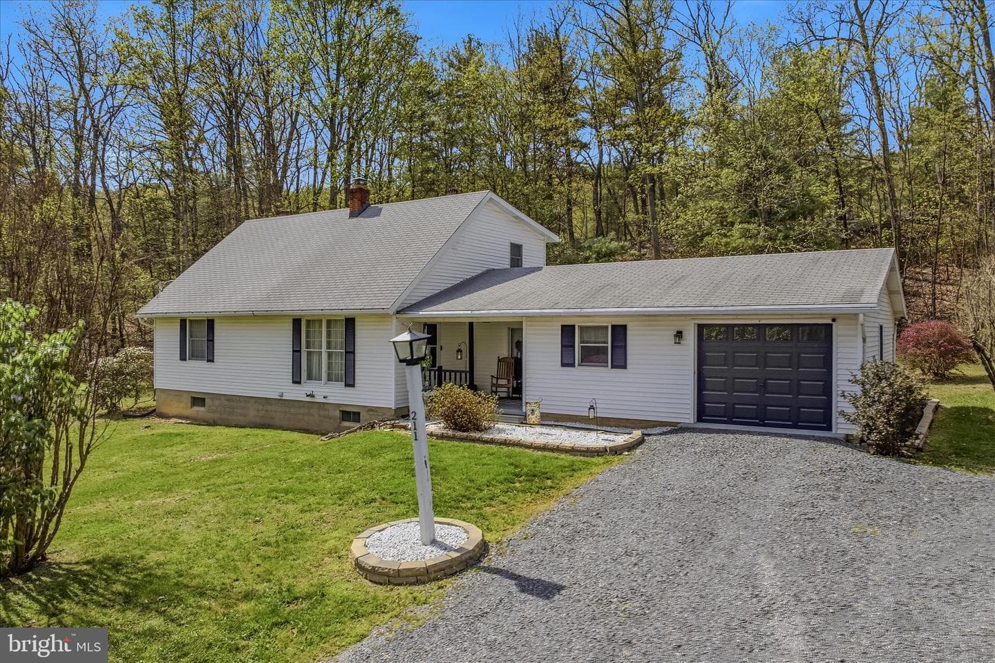 211 Crestview Lane photo 1