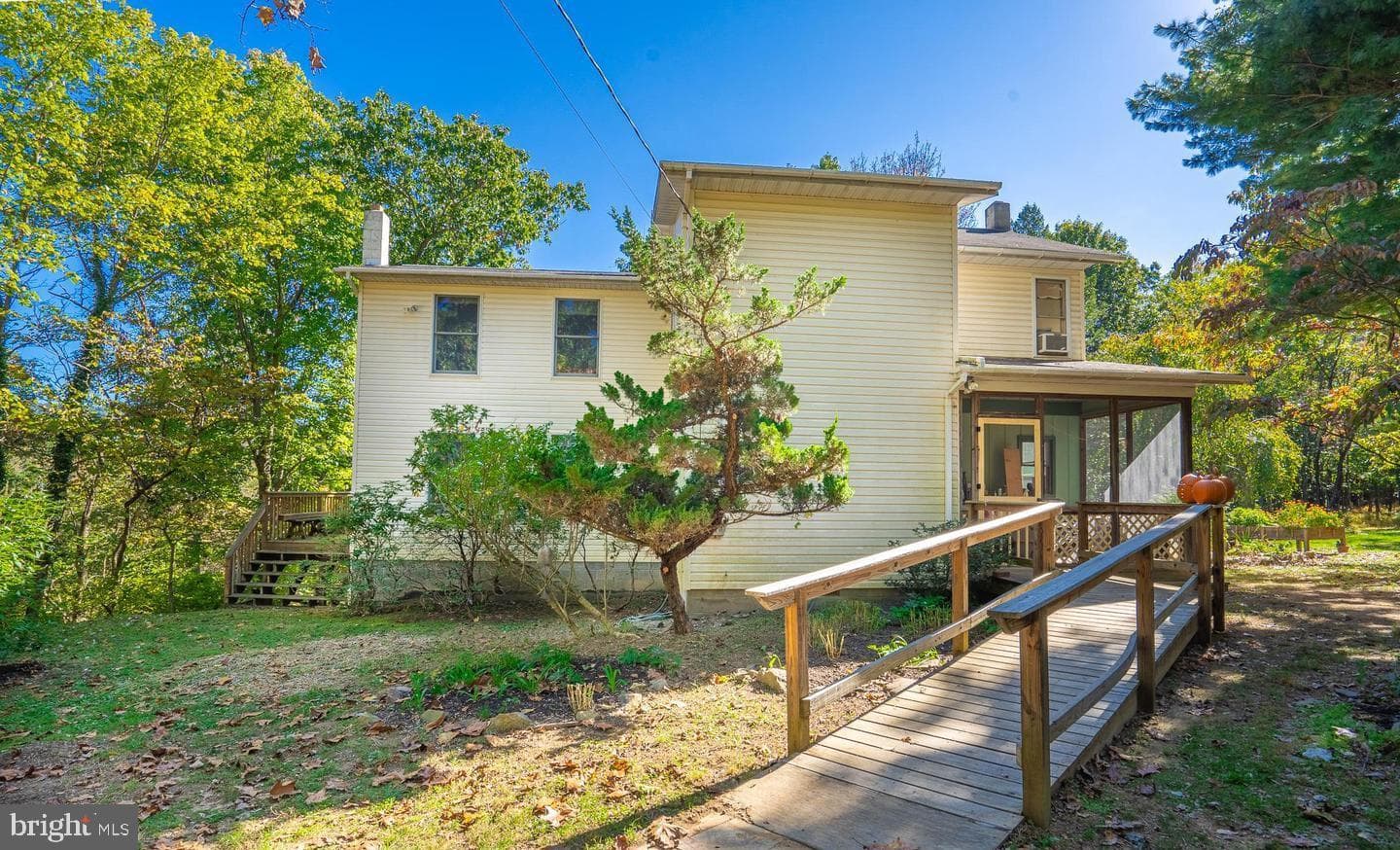 295 Greenwoods Drive photo 3