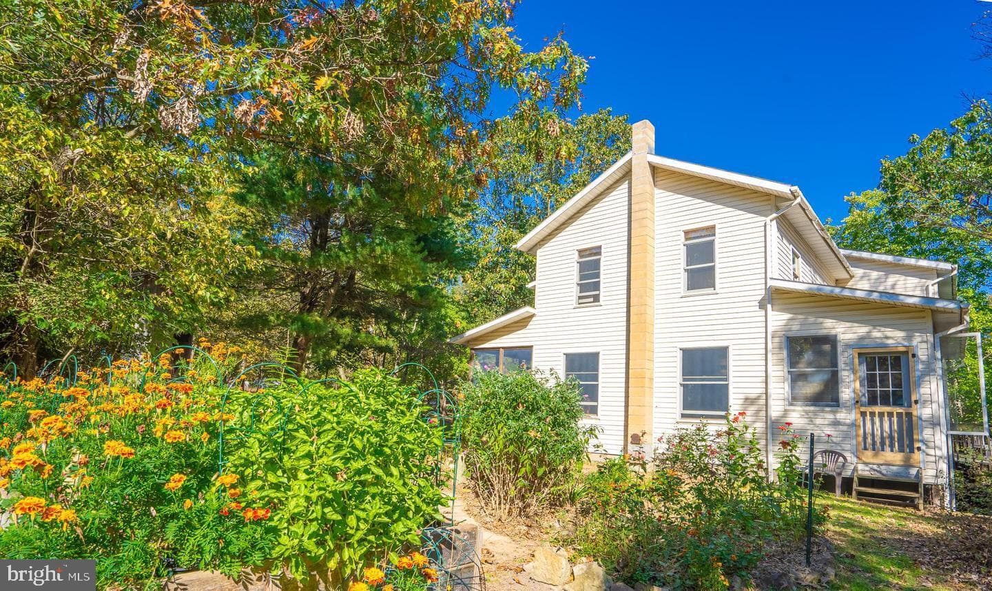 295 Greenwoods Drive photo 4