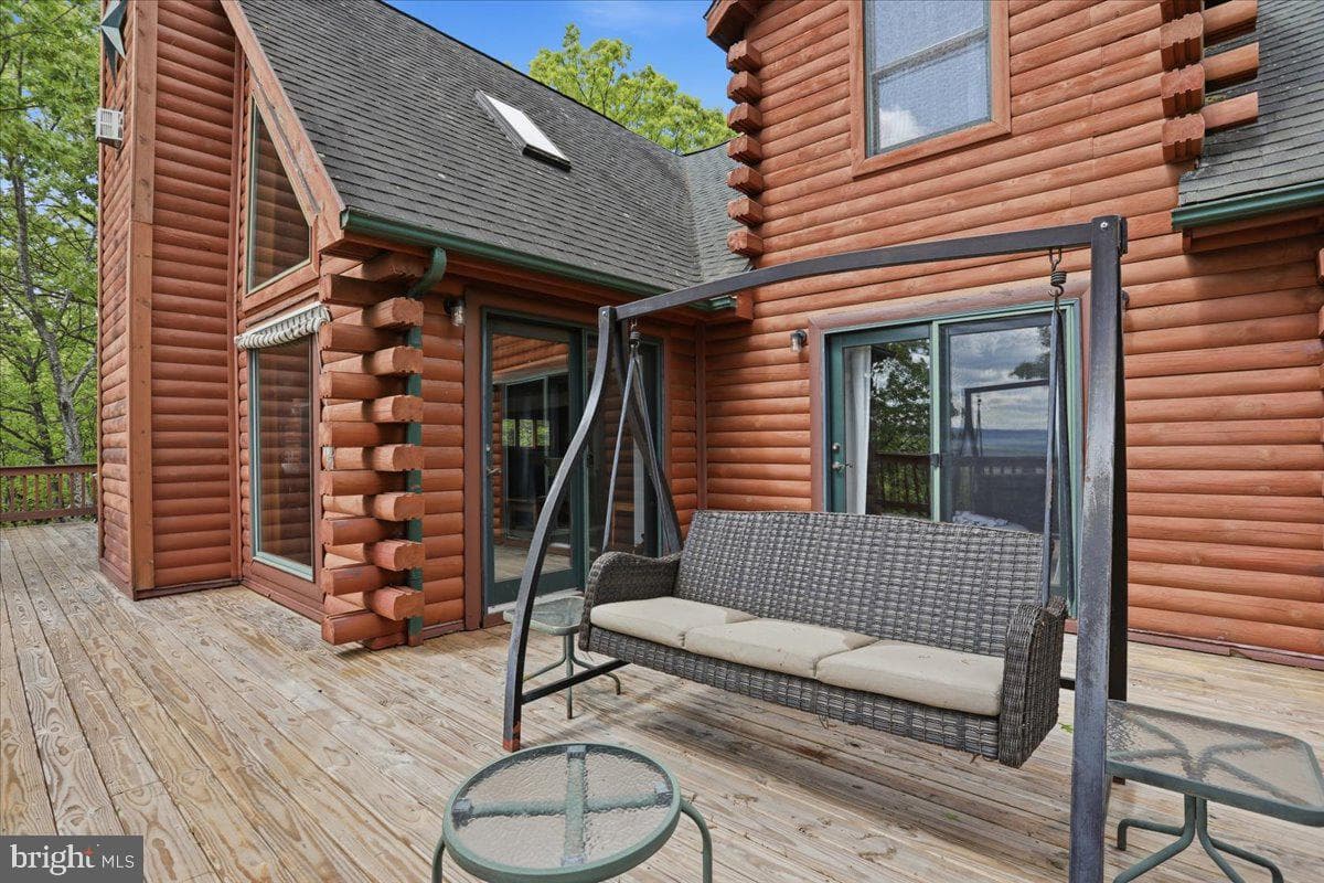 1052 Parkside Drive photo 6