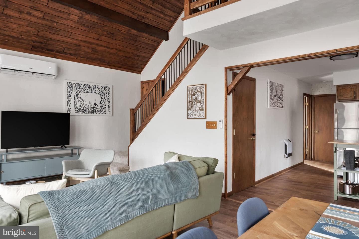 220 Leisure Lane photo 11
