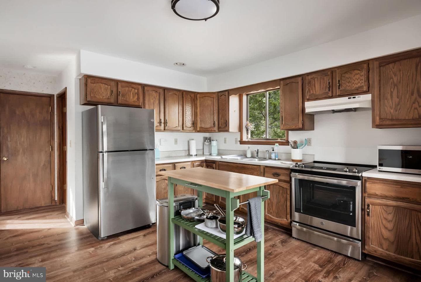 220 Leisure Lane photo 15