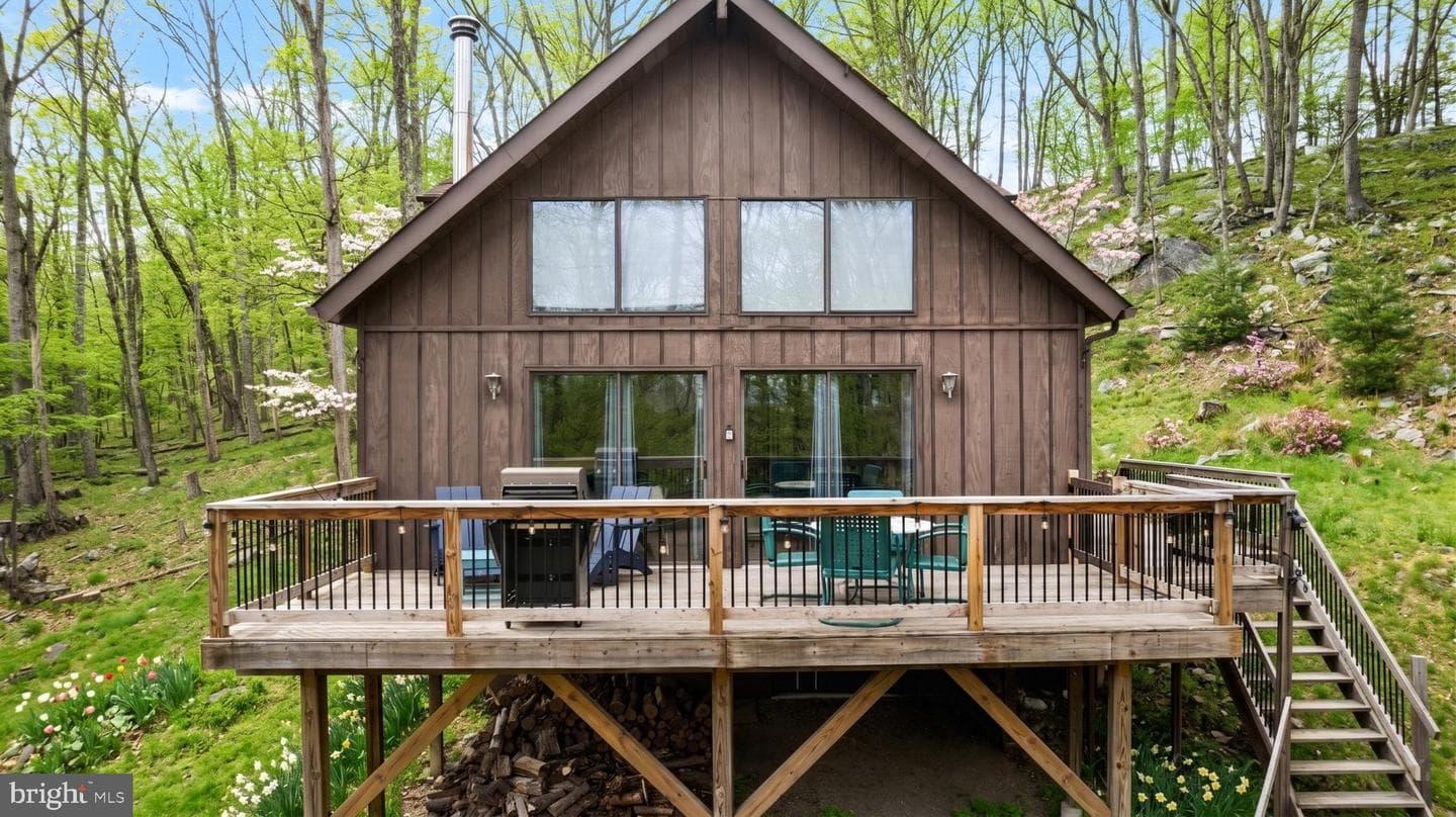220 Leisure Lane photo 8