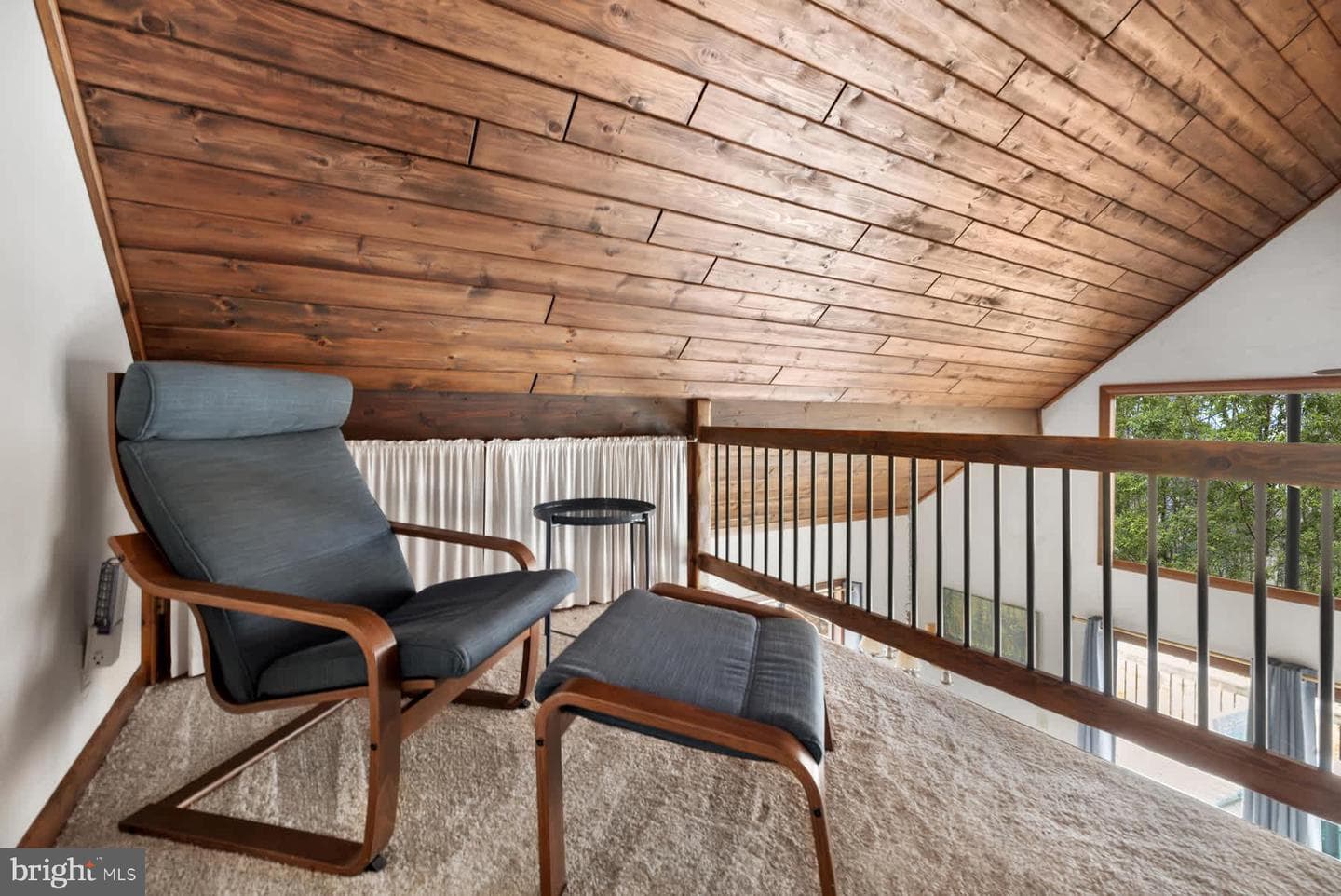 220 Leisure Lane photo 9
