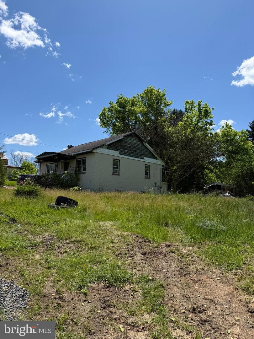 229 Wilson Street photo 5