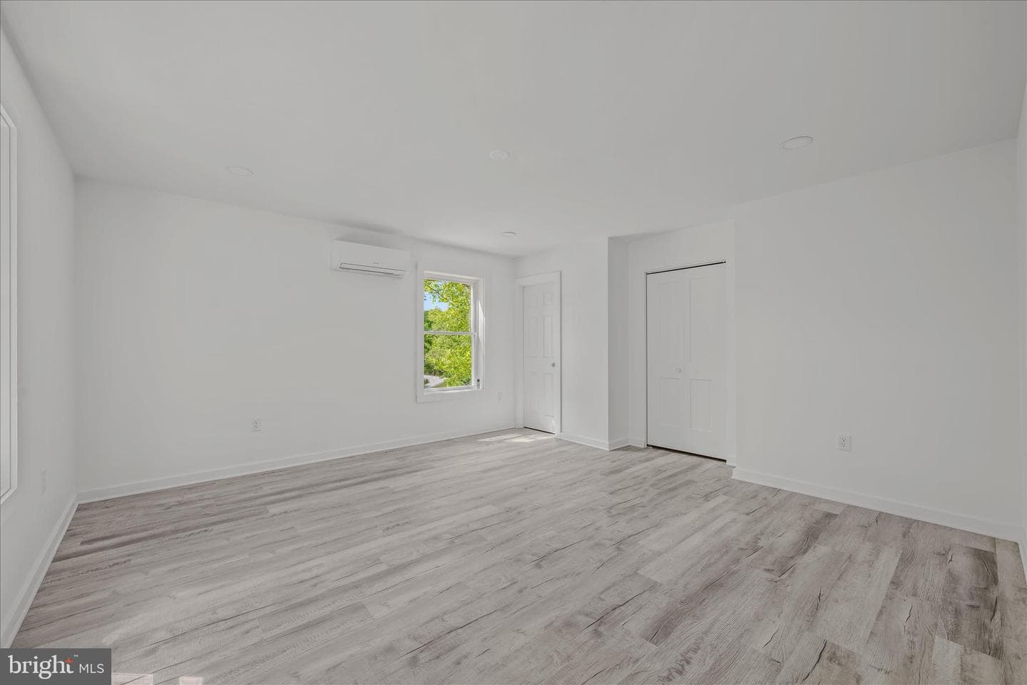 21 Hilltop Street photo 17