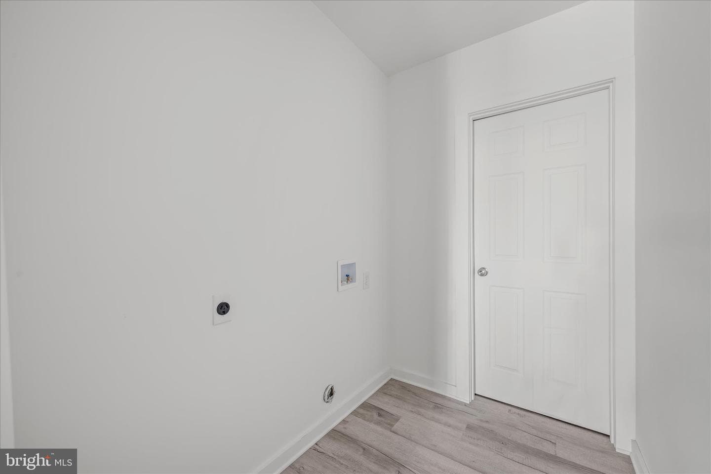 21 Hilltop Street photo 24