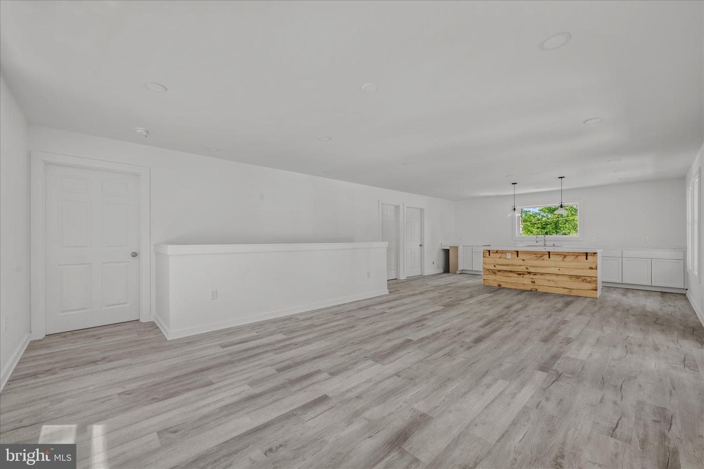 21 Hilltop Street photo 9