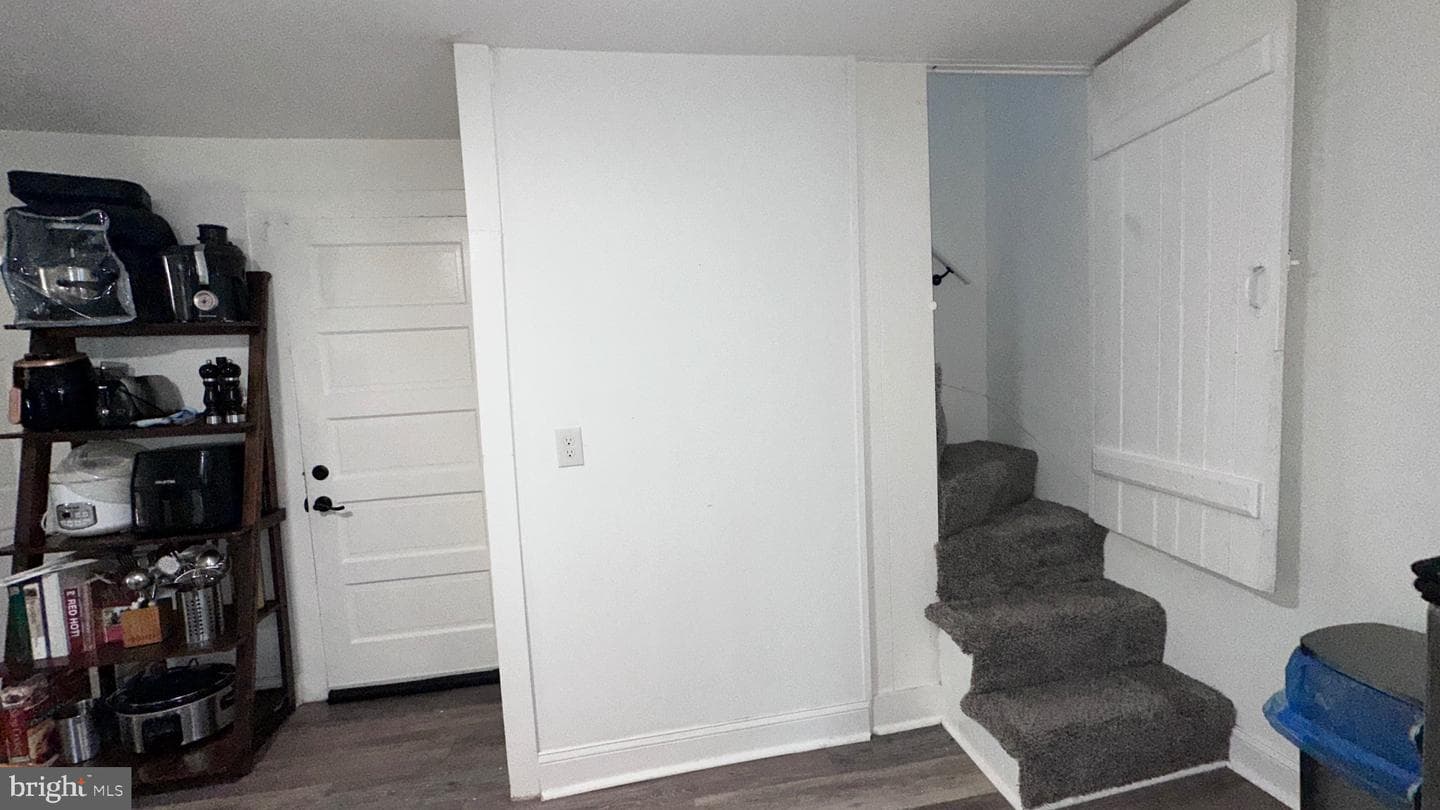 364 Wilkes Street photo 10