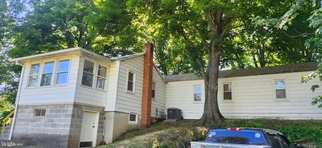 81 Norris Avenue photo 3
